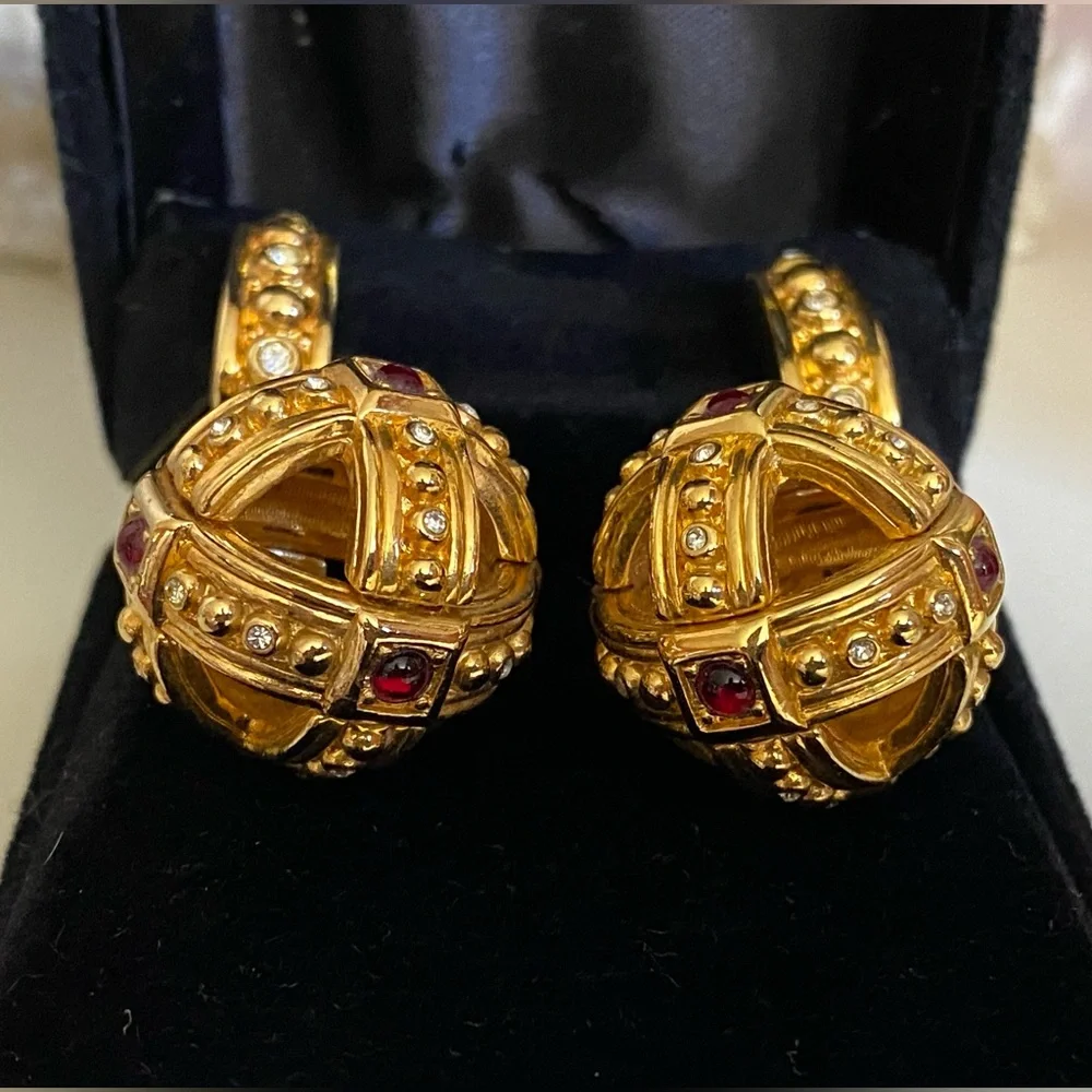 Vintage Swarovski Swan Dangle Maltese Cross Crystal Gold Tone Clip On Earrings - Picture 7 of 16